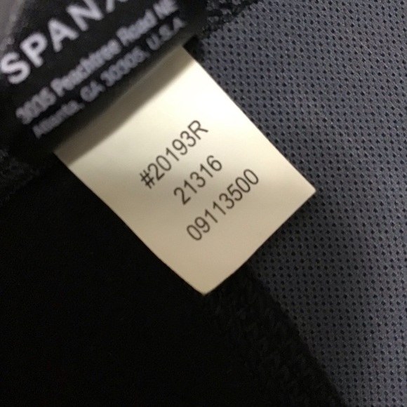 Spanx Every Wear Gloss Pocket Leggings in Black Size Small. - Picture 11 of 12